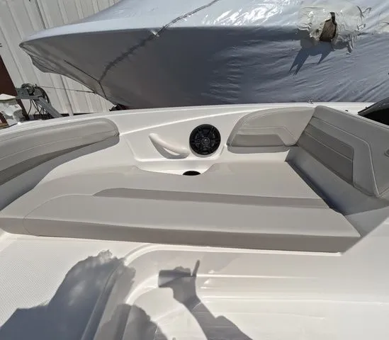 Slide: The Image of Hurricane SunDeck Sport OB SS 185 OB In Stock 2026 - 16