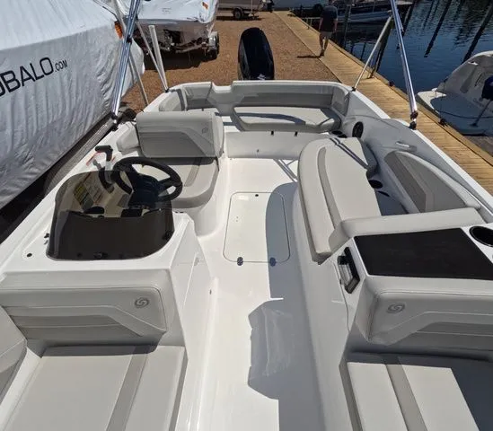 Slide: The Image of Hurricane SunDeck Sport OB SS 185 OB In Stock 2026 - 17