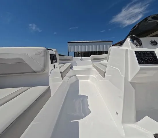 Slide: The Image of Hurricane SunDeck Sport OB SS 185 OB In Stock 2026 - 19