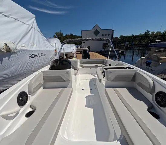 Slide: The Image of Hurricane SunDeck Sport OB SS 185 OB In Stock 2026 - 21