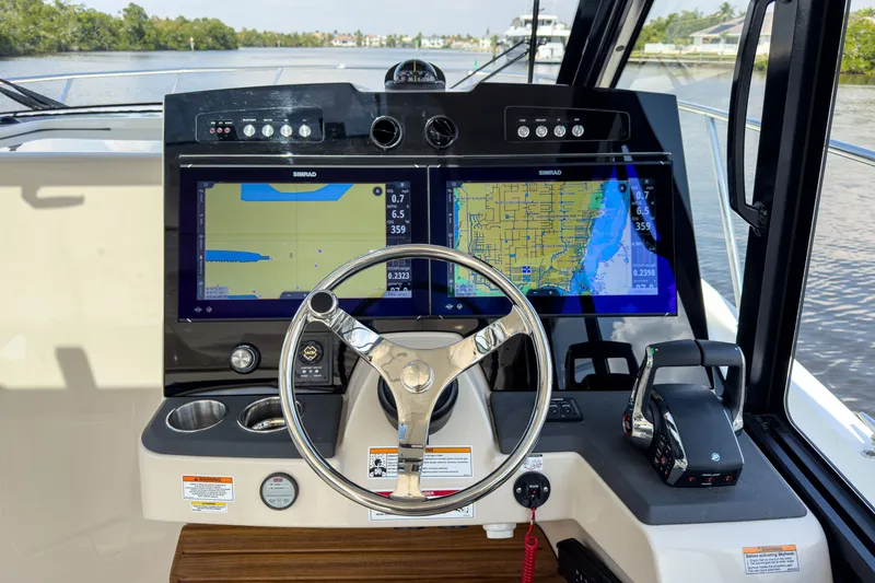 Slide: The Image of Boston Whaler 365 Conquest 2026 - 19