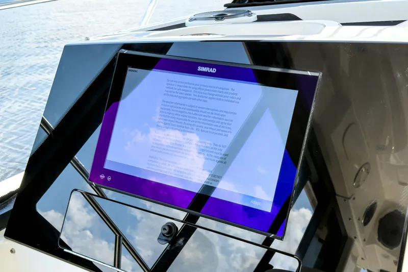 Slide: The Image of Boston Whaler 365 Conquest 2026 - 20