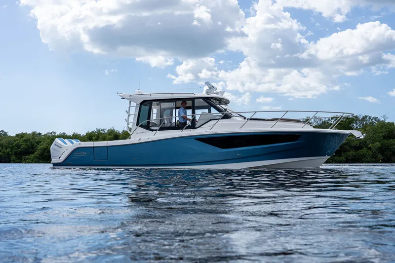Slide: The Image of Boston Whaler 365 Conquest 2026 - 35
