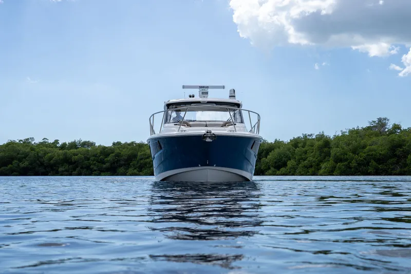 Slide: The Image of Boston Whaler 365 Conquest 2026 - 37