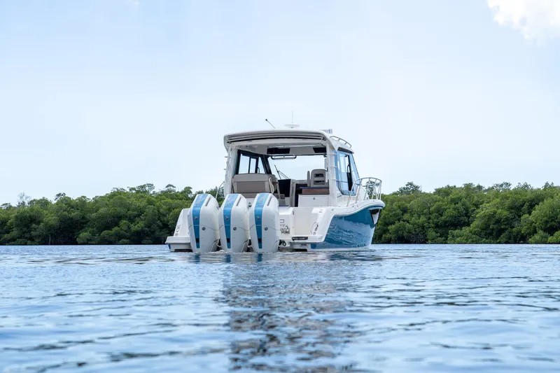 Slide: The Image of Boston Whaler 365 Conquest 2026 - 42