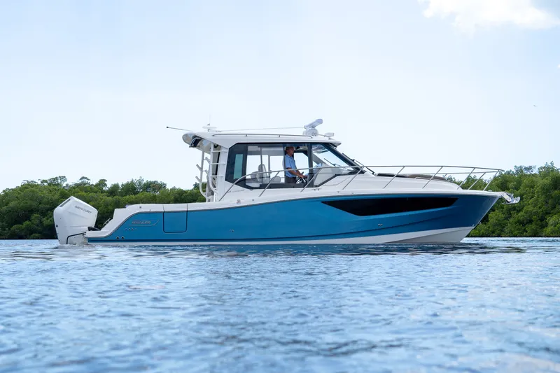 Slide: The Image of Boston Whaler 365 Conquest 2026 - 44