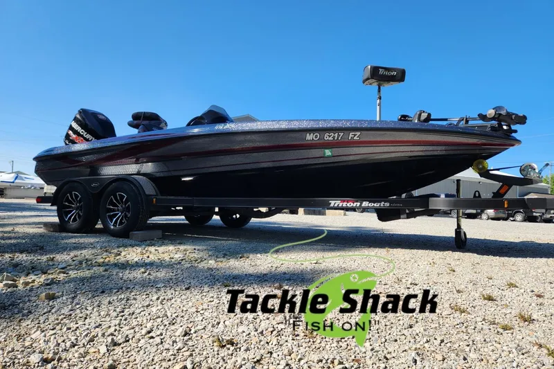 Slide: The Image of Triton 19XS 2013 - 7