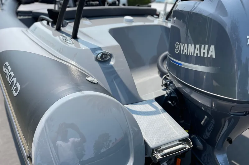 Slide: The Image of 2017 Grand Goldenline 500 boat with Yamaha engine, close-up view. - 5