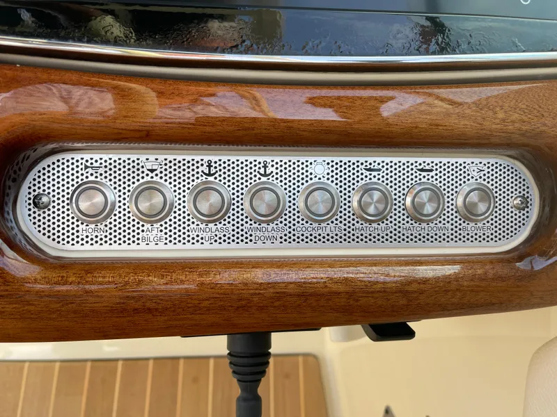 Slide: The Image of Control panel of a 2021 Chris-Craft 28 LAUNCH GT boat. - 22
