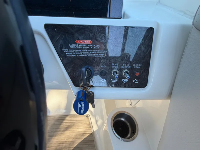 Slide: The Image of Sea Ray 23 SPX 2022 - 14