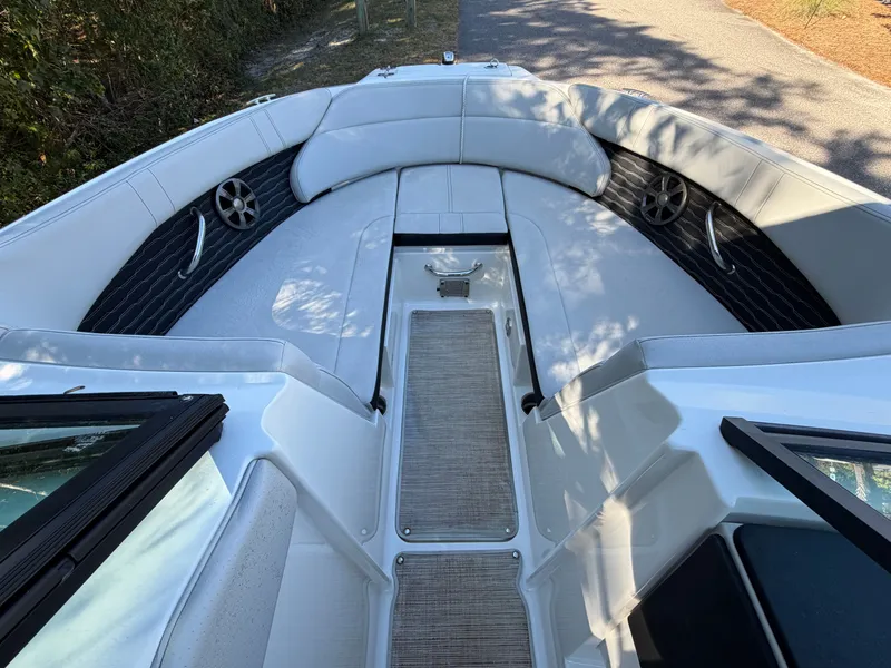 Slide: The Image of Sea Ray 23 SPX 2022 - 17