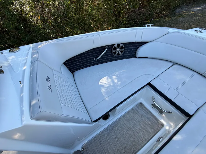 Slide: The Image of Sea Ray 23 SPX 2022 - 18