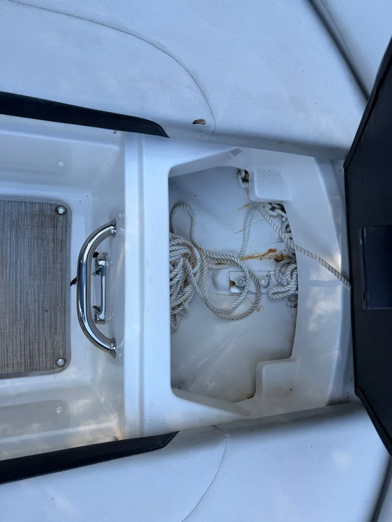 Slide: The Image of Sea Ray 23 SPX 2022 - 27