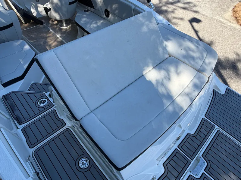 Slide: The Image of Sea Ray 23 SPX 2022 - 4