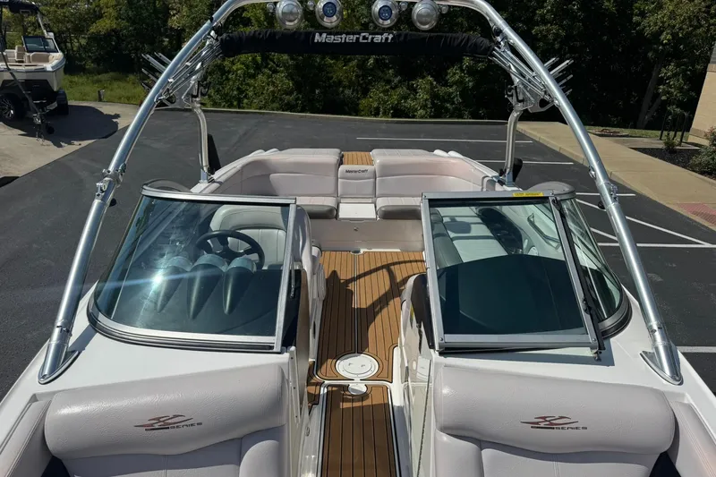 Slide: The Image of 2006 MasterCraft X-45 boat interior with sleek design and comfortable seating. - 16