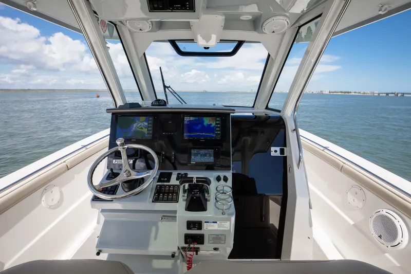 Slide: The Image of Pursuit S 328 Sport 2019 - 2