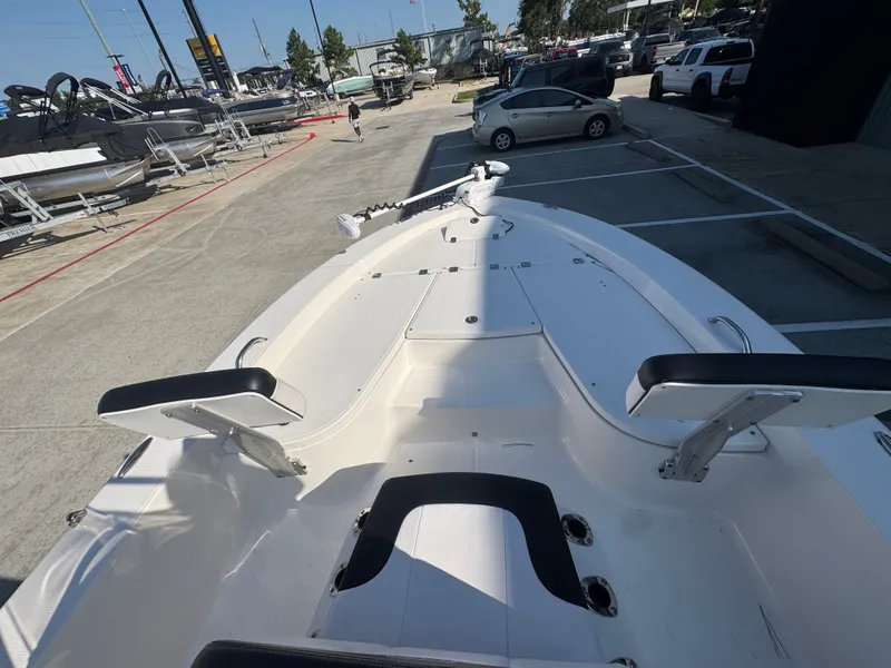 Slide: The Image of Robalo 206 Cayman 2019 - 18