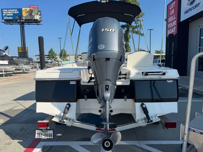 Slide: The Image of Robalo 206 Cayman 2019 - 30