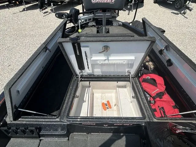 Slide: The Image of Phoenix Bass Boat 920 ProXP 2018 - 14