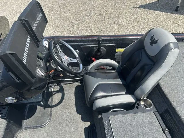 Slide: The Image of Phoenix Bass Boat 920 ProXP 2018 - 7