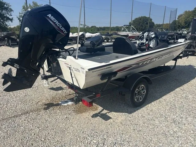 Slide: The Image of Tracker Pro Team 175 TXW 2022 - 3