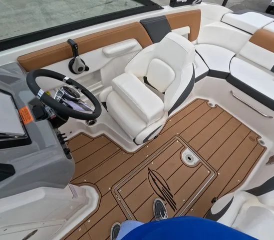 Slide: The Image of Chaparral 23 SSi OB In stock Trailer included 2026 - 25