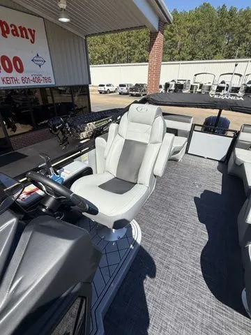 Slide: The Image of Veranda vr235rc 2026 - 11