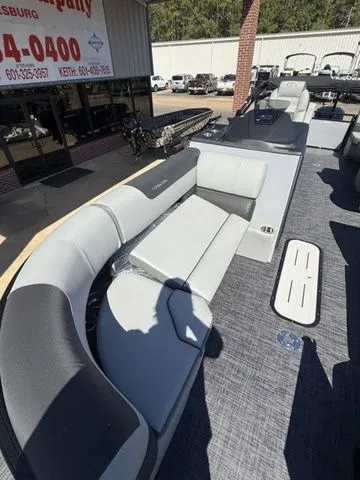 Slide: The Image of Veranda vr235rc 2026 - 13