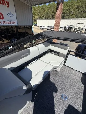 Slide: The Image of Veranda vr235rc 2026 - 14