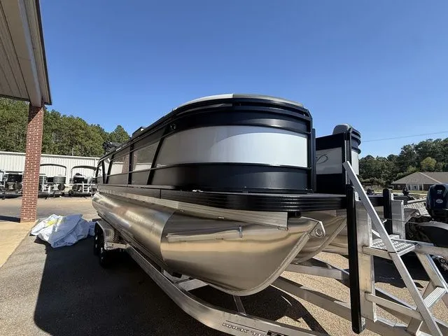 Slide: The Image of Veranda vr235rc 2026 - 3