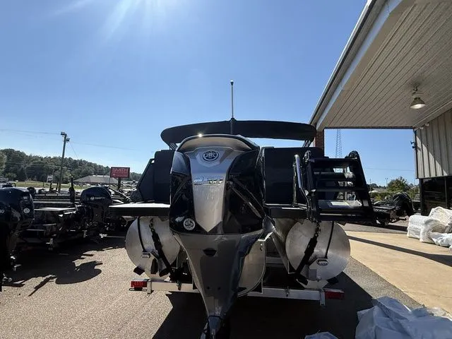 Slide: The Image of Veranda vr235rc 2026 - 7