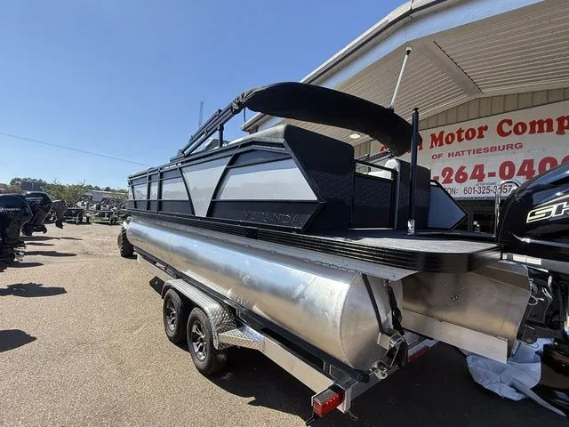 Slide: The Image of Veranda vr235rc 2026 - 9