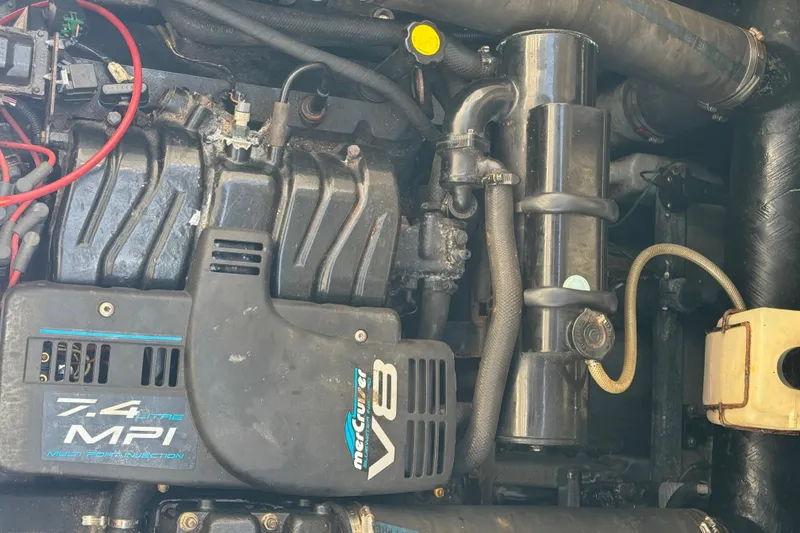 Slide: The Image of Engine of 1998 Sea Ray 330 Sundancer with 7.4L V8 MPI. - 23