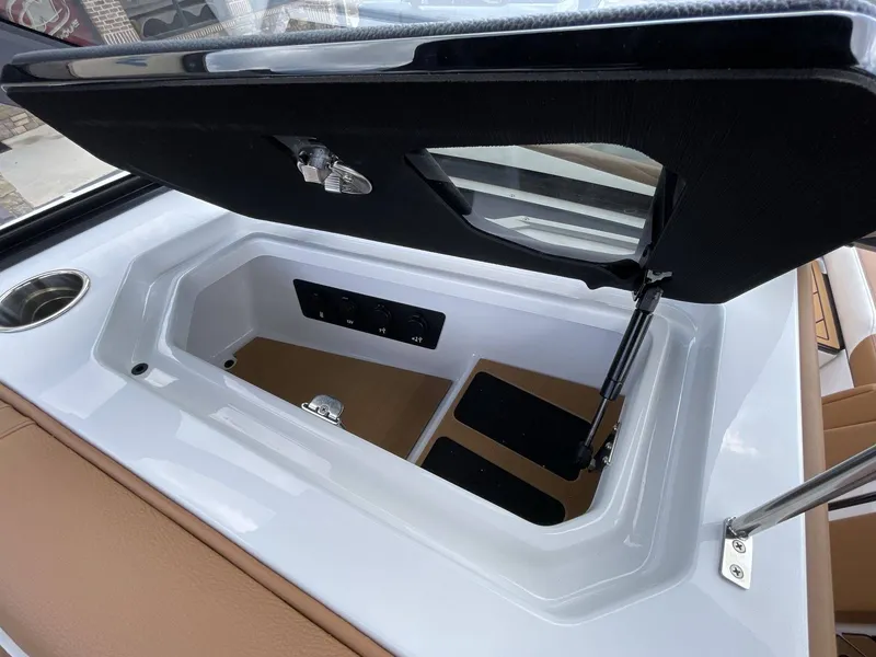 Slide: The Image of Nautique G23 2026 - 11