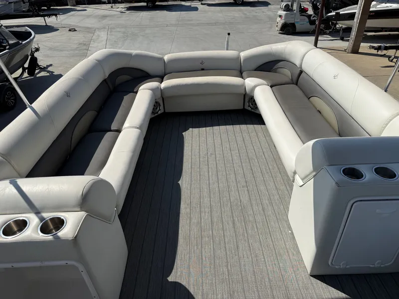 Slide: The Image of JC Manufacturing NepToon Series 25TT W/ 115HP Honda Fourstoke! 2007 - 6