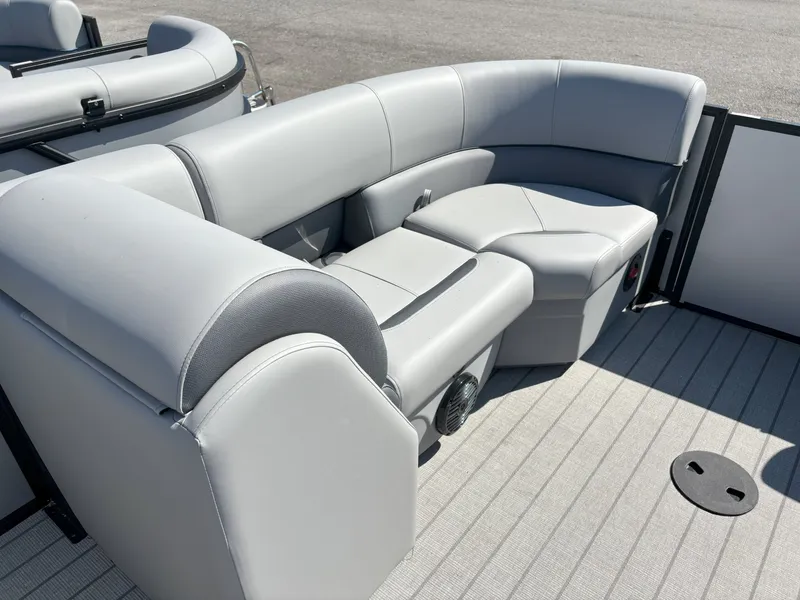 Slide: The Image of Bentley Pontoons Legacy 223 Navigator 2026 - 21
