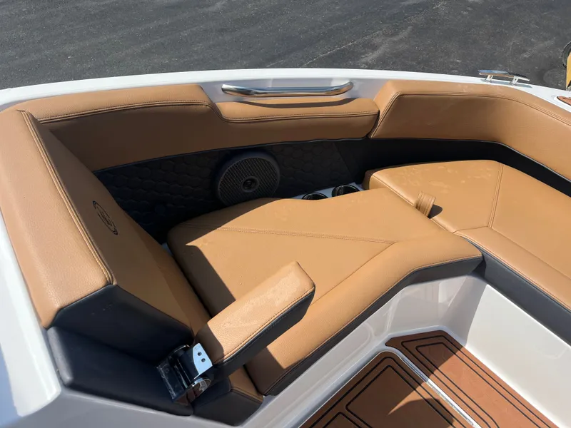 Slide: The Image of Cobalt R6 Surf 2026 - 20