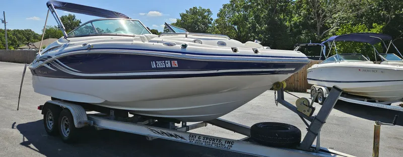 Slide: The Image of Hurricane 2200 Sundeck 2012 - 14