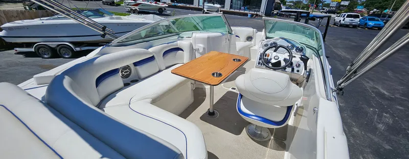 Slide: The Image of Hurricane 2200 Sundeck 2012 - 19