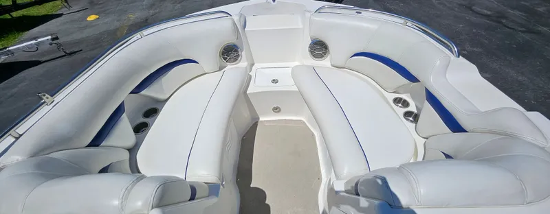 Slide: The Image of Hurricane 2200 Sundeck 2012 - 25