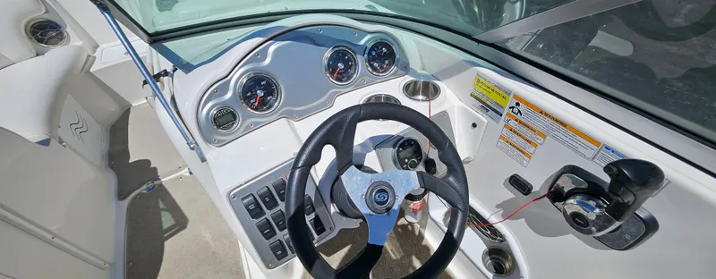 Slide: The Image of Hurricane 2200 Sundeck 2012 - 26