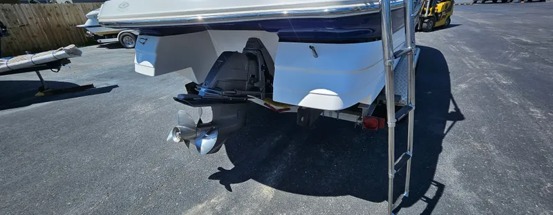 Slide: The Image of Hurricane 2200 Sundeck 2012 - 4