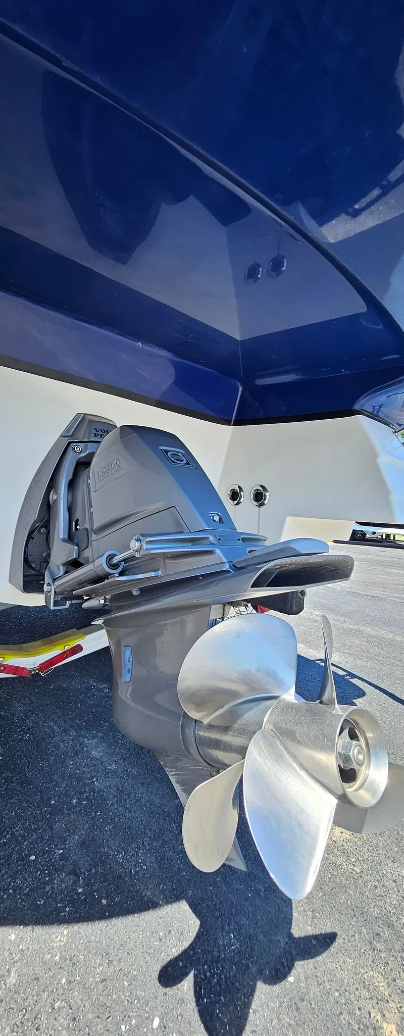 Slide: The Image of Hurricane 2200 Sundeck 2012 - 5