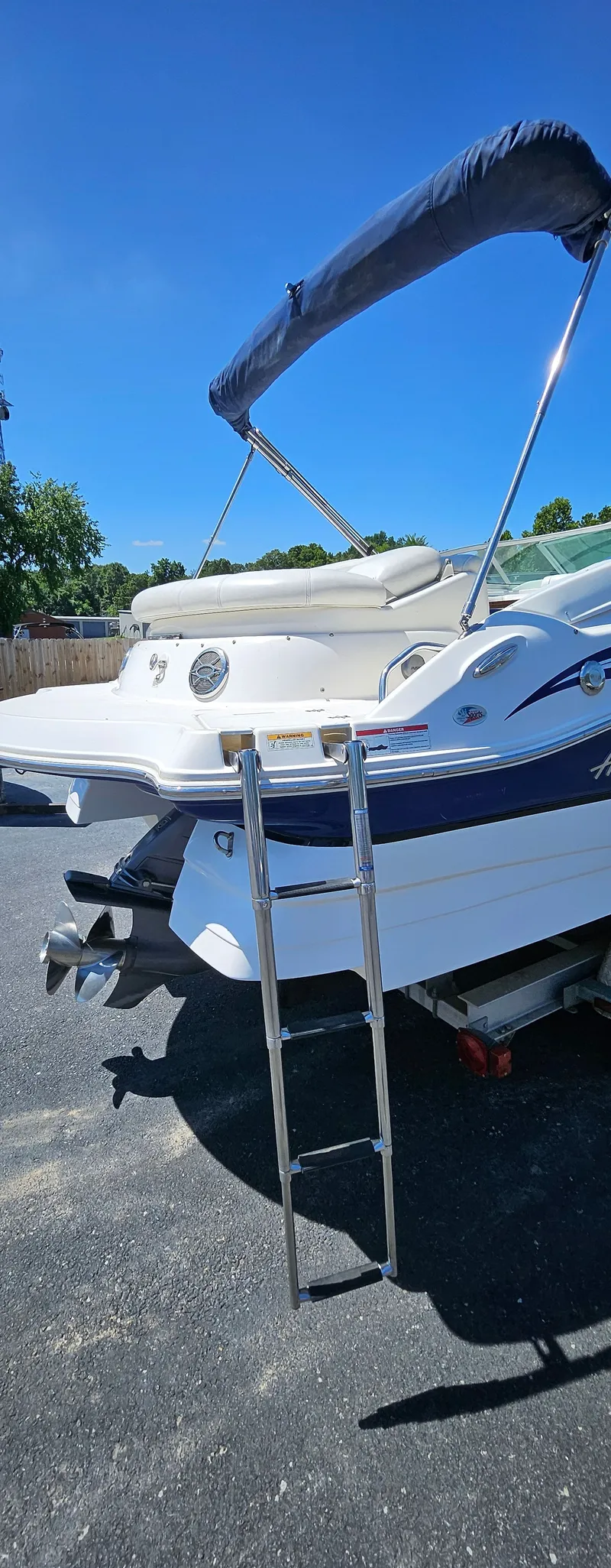 Slide: The Image of Hurricane 2200 Sundeck 2012 - 6