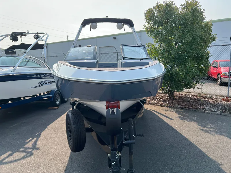 Slide: The Image of Axis T220 2025 - 2