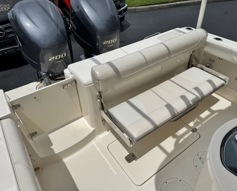 Slide: The Image of Pursuit C 260 Center Console 2013 - 13