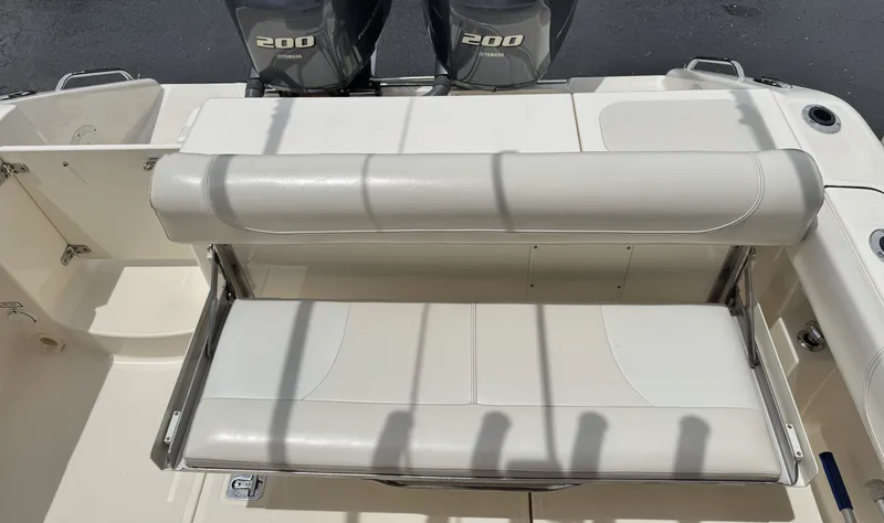 Slide: The Image of Pursuit C 260 Center Console 2013 - 17