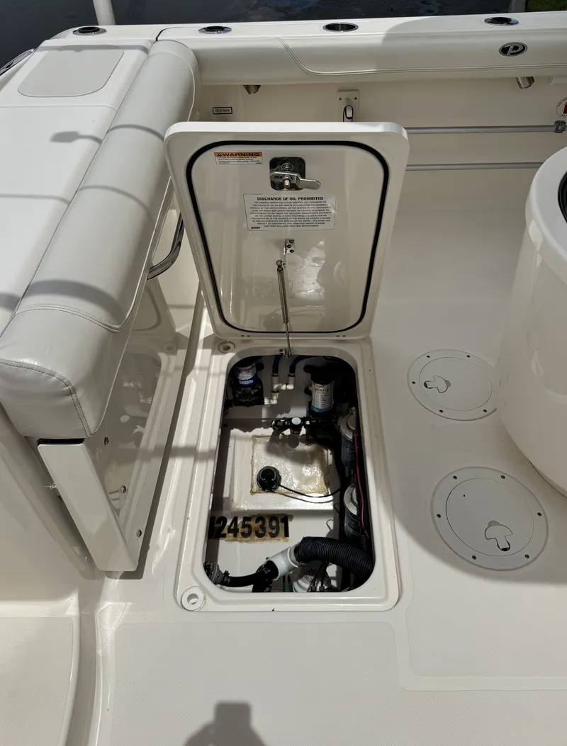 Slide: The Image of Pursuit C 260 Center Console 2013 - 19