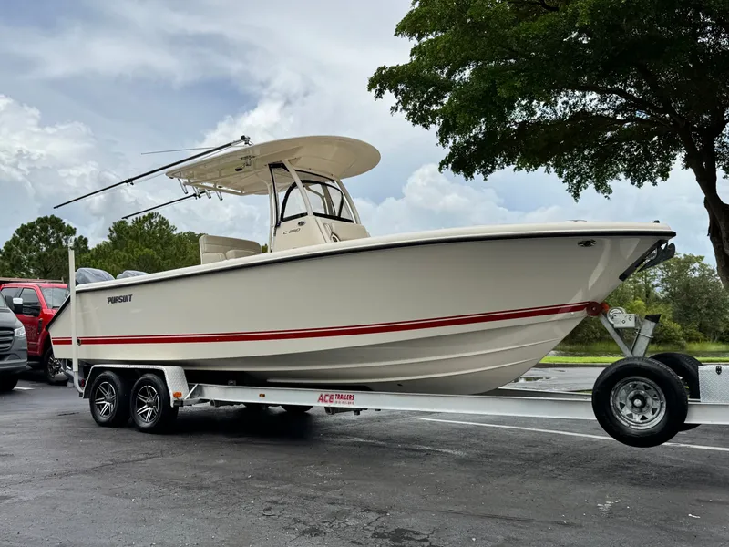 Slide: The Image of Pursuit C 260 Center Console 2013 - 2
