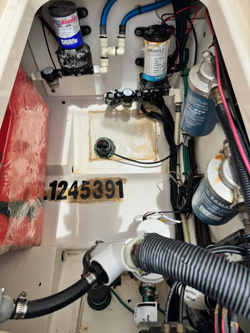 Slide: The Image of Pursuit C 260 Center Console 2013 - 20